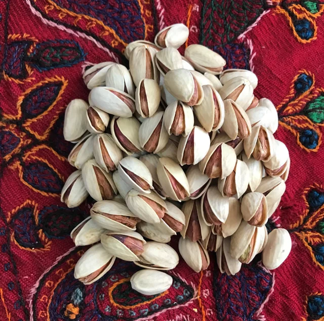 پسته احمدآقایی دستچین - 1 کیلوگرم